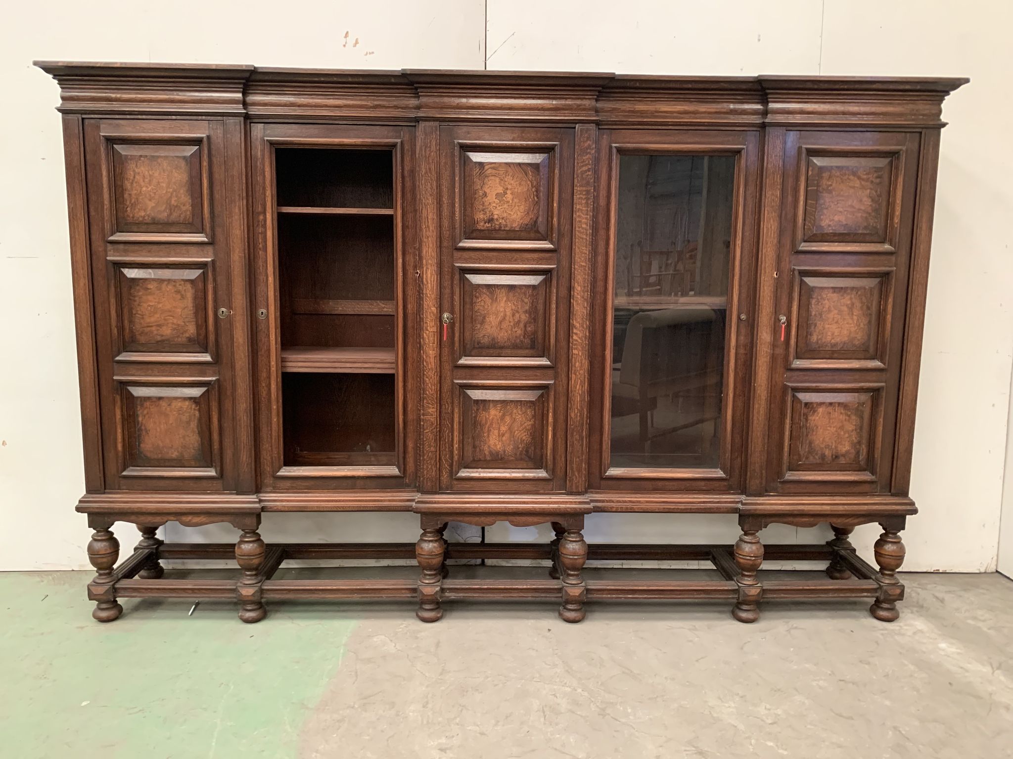 Renaissance style library in solid oak XX century