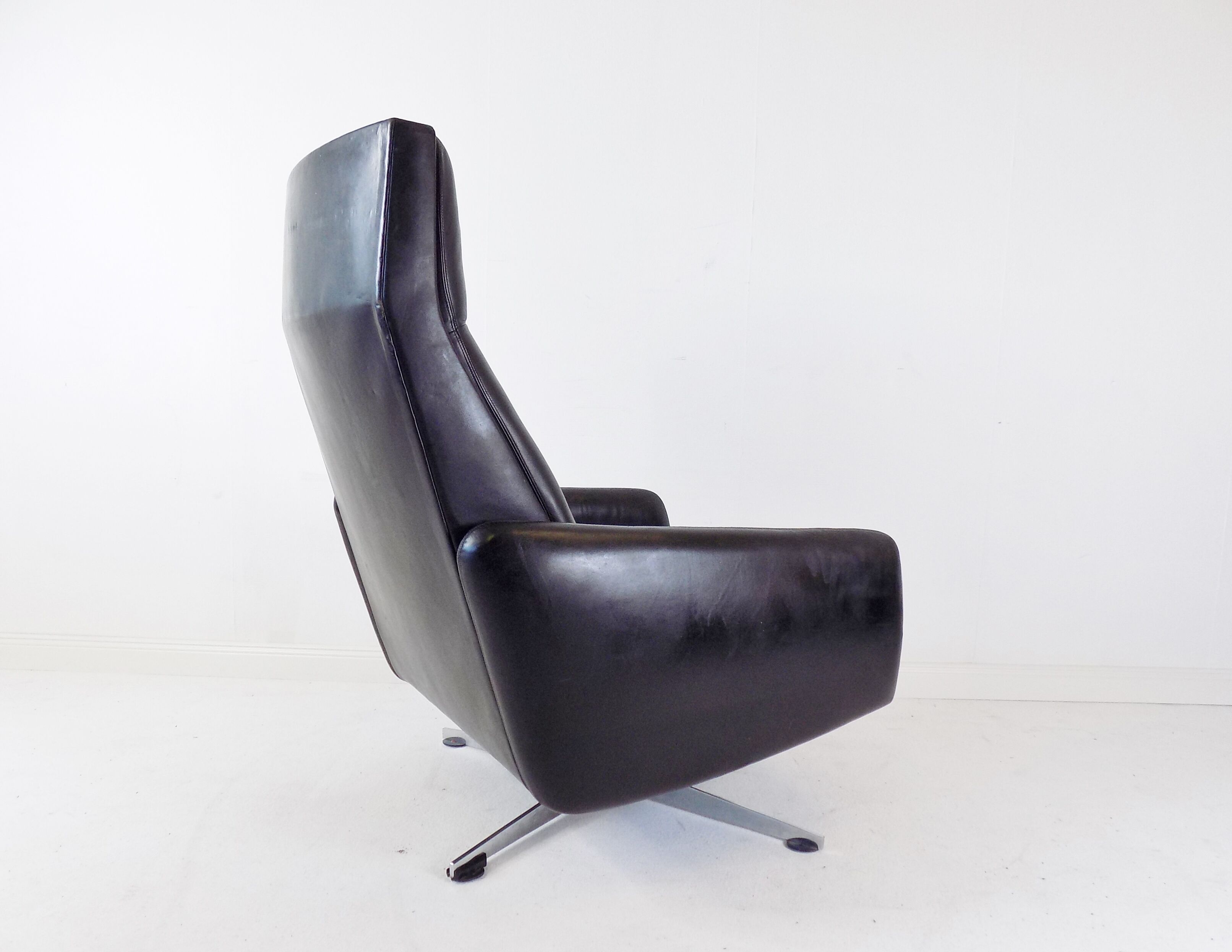 Leather armchair 60s black
