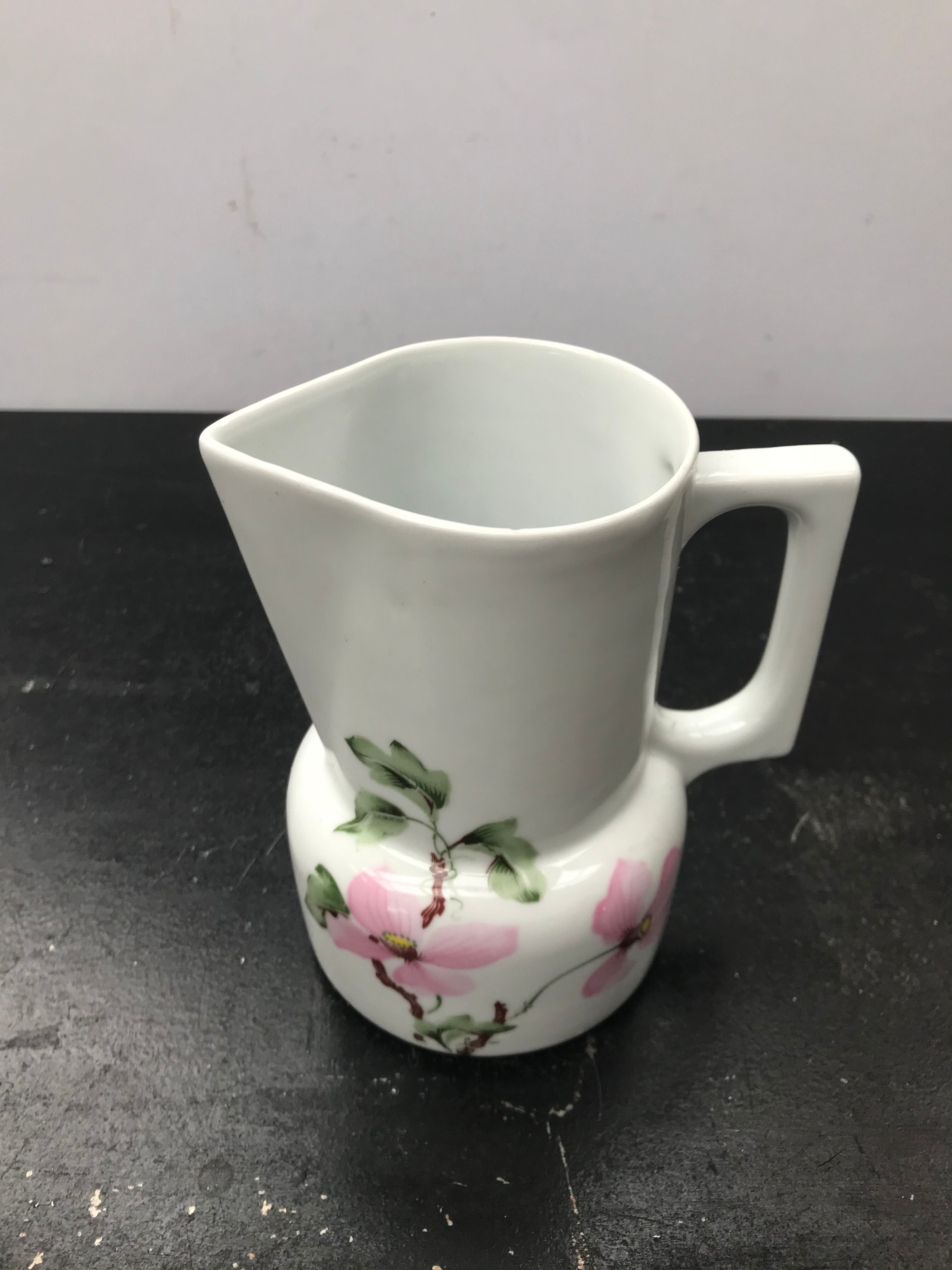 Former pichet berry creation lourioux porcelain blanche decor vintage flowers