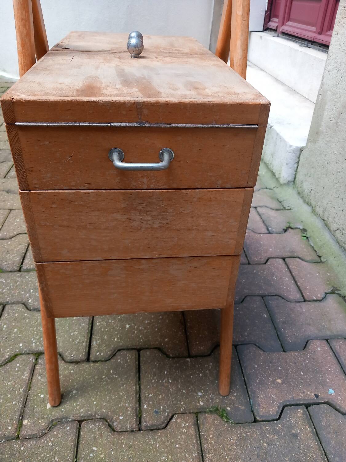 Vintage compass feet worker