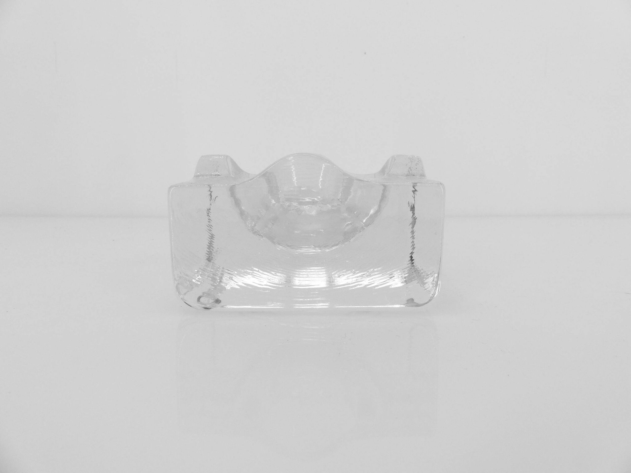 Sculptural ashtray in clear glass, Puzzle model, design Bertil Vallien, B