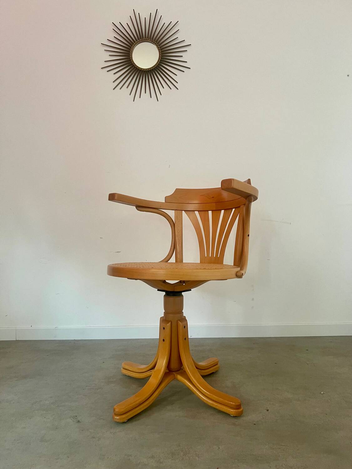 Old “American” office armchair in blond oak wood, curved cannage design, 60s vintage