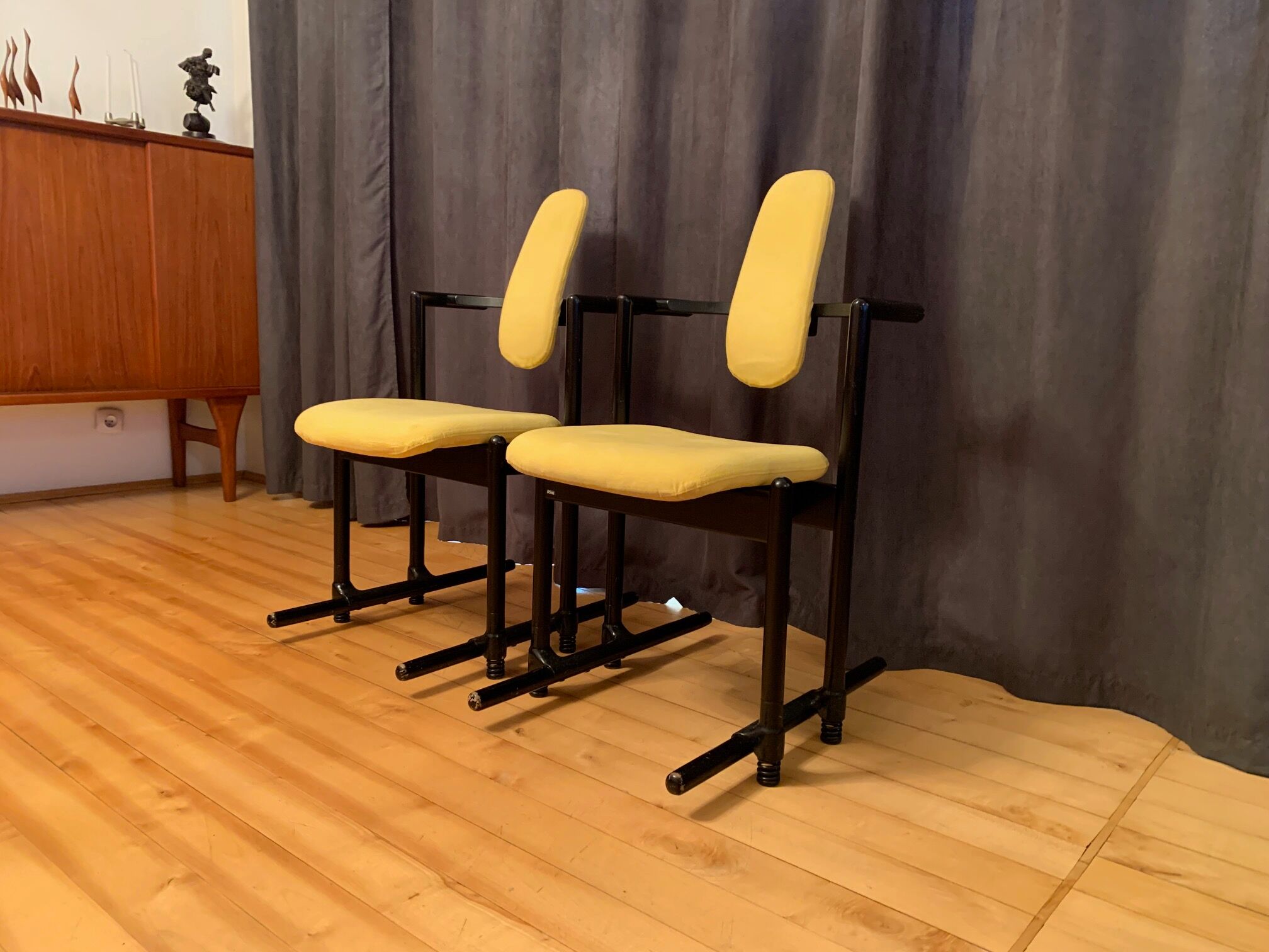 Pair of Flysit armchairs by Peter Opsvik Stokke Norway 1990s