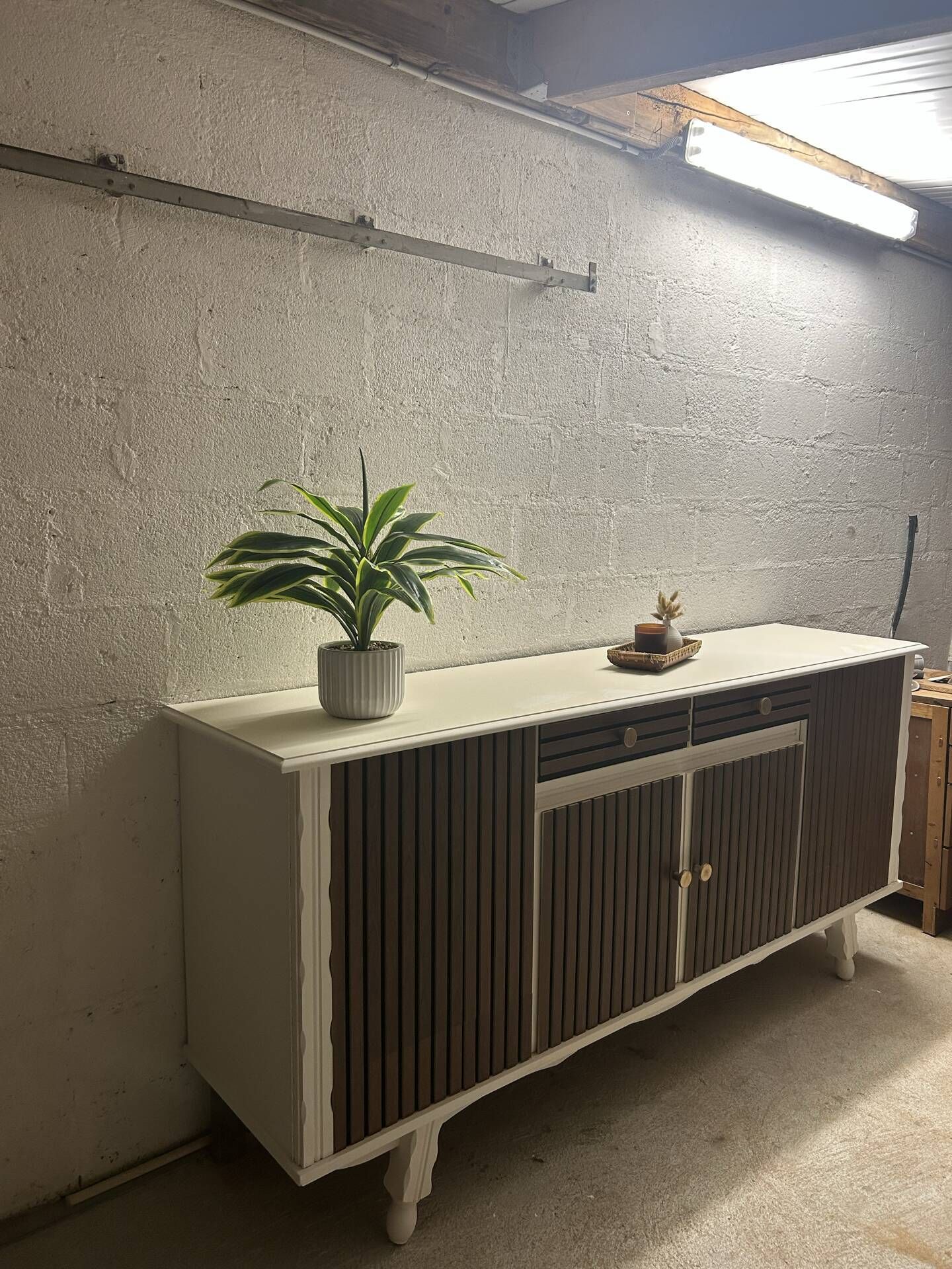 Solid wood sideboard