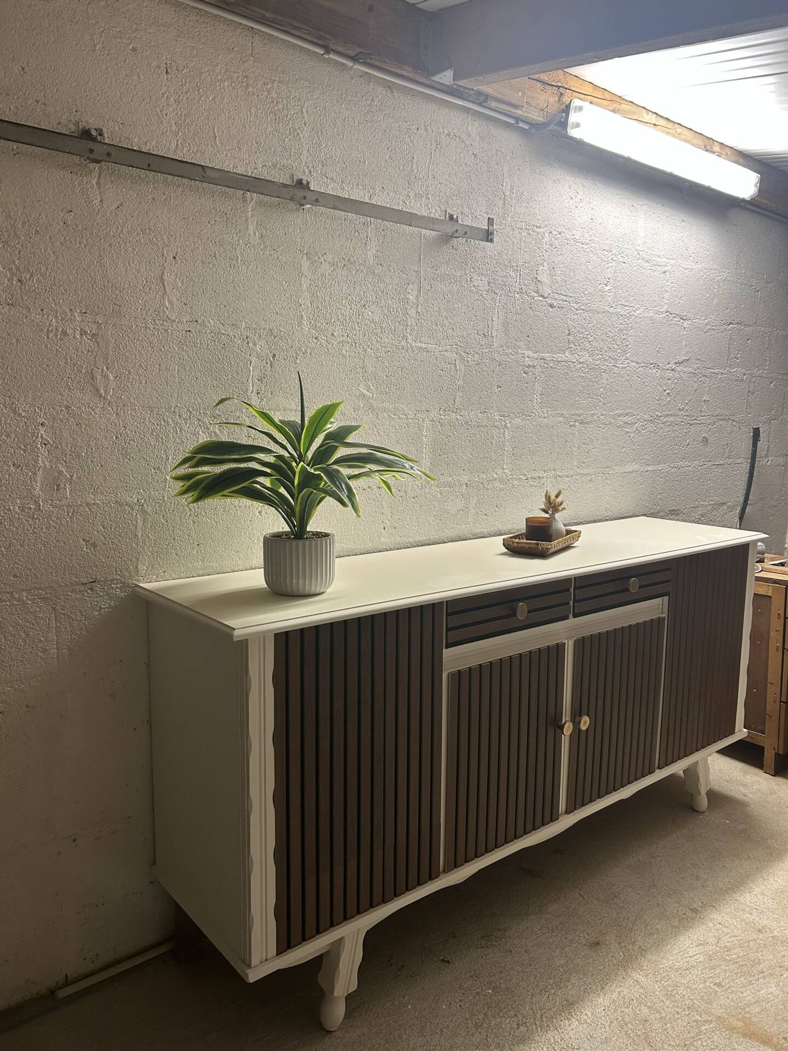 Solid wood sideboard