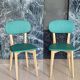 Paire de chaises vintage skaï vert pieds compas