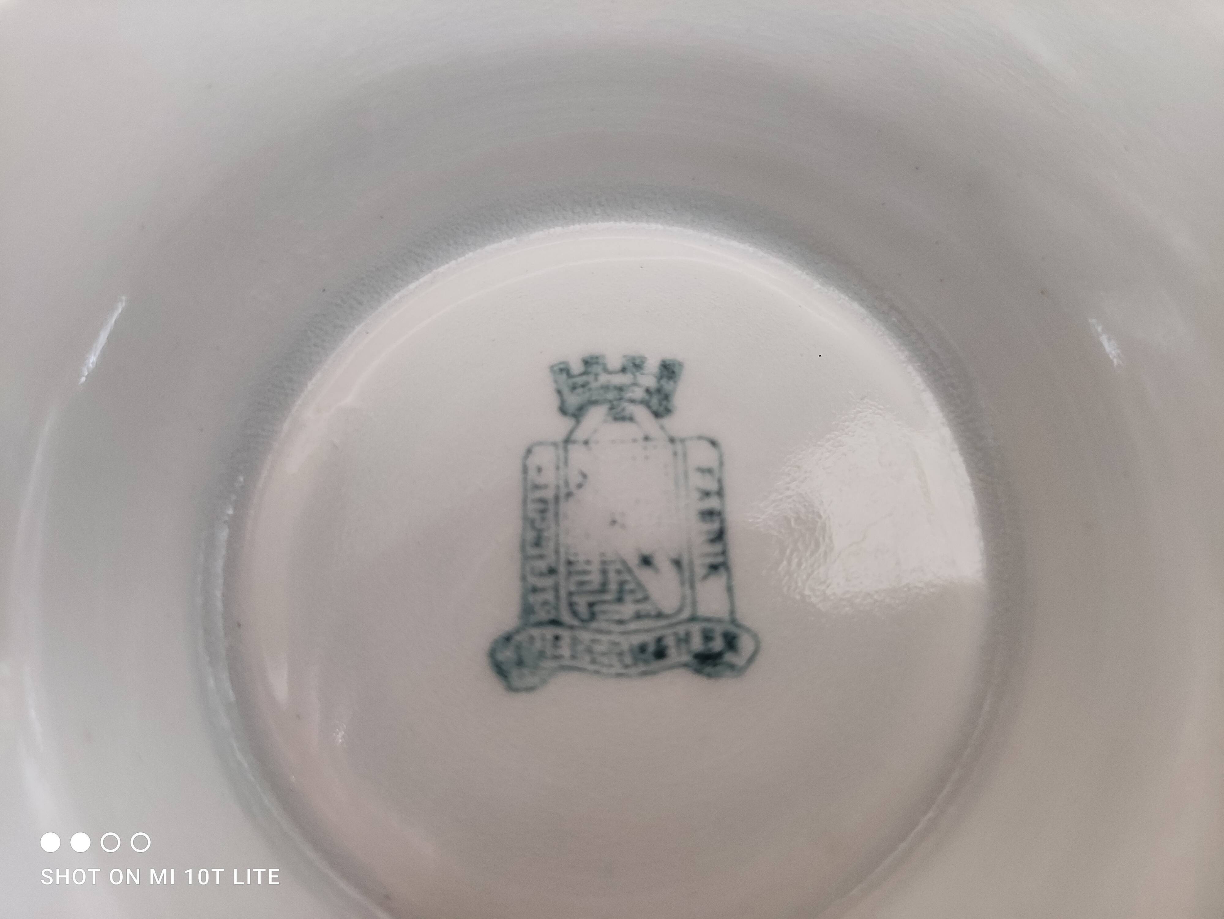 Niederweiler soup bowl in white earthenware bordered gold