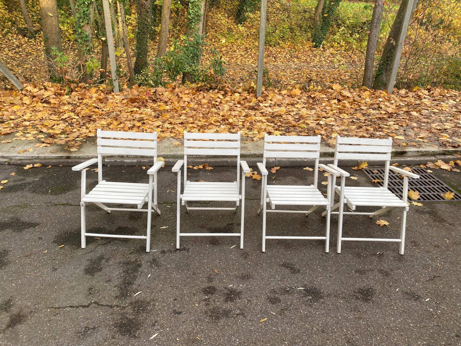 4 folding garden chairs in solid white wood