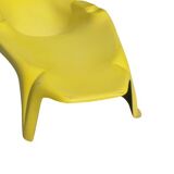 Chaise longue de piscine jaune moderne du milieu du siècle