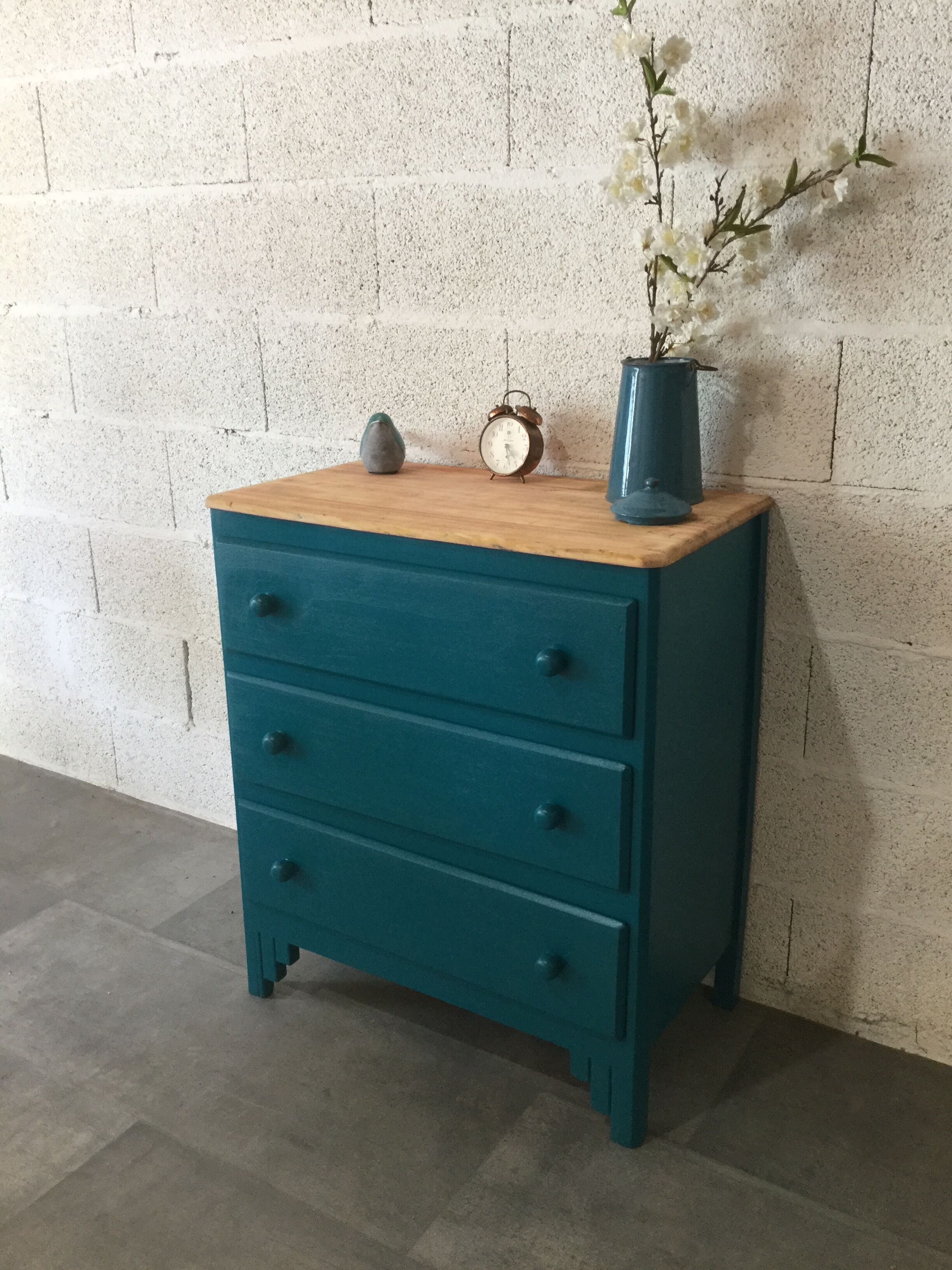 Old chest of drawers