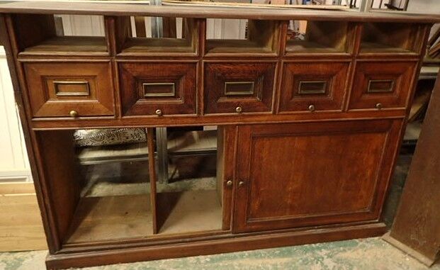 Entry furniture from a notary's minutiae