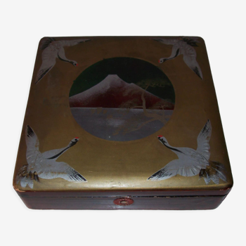 Old box decorated with birds