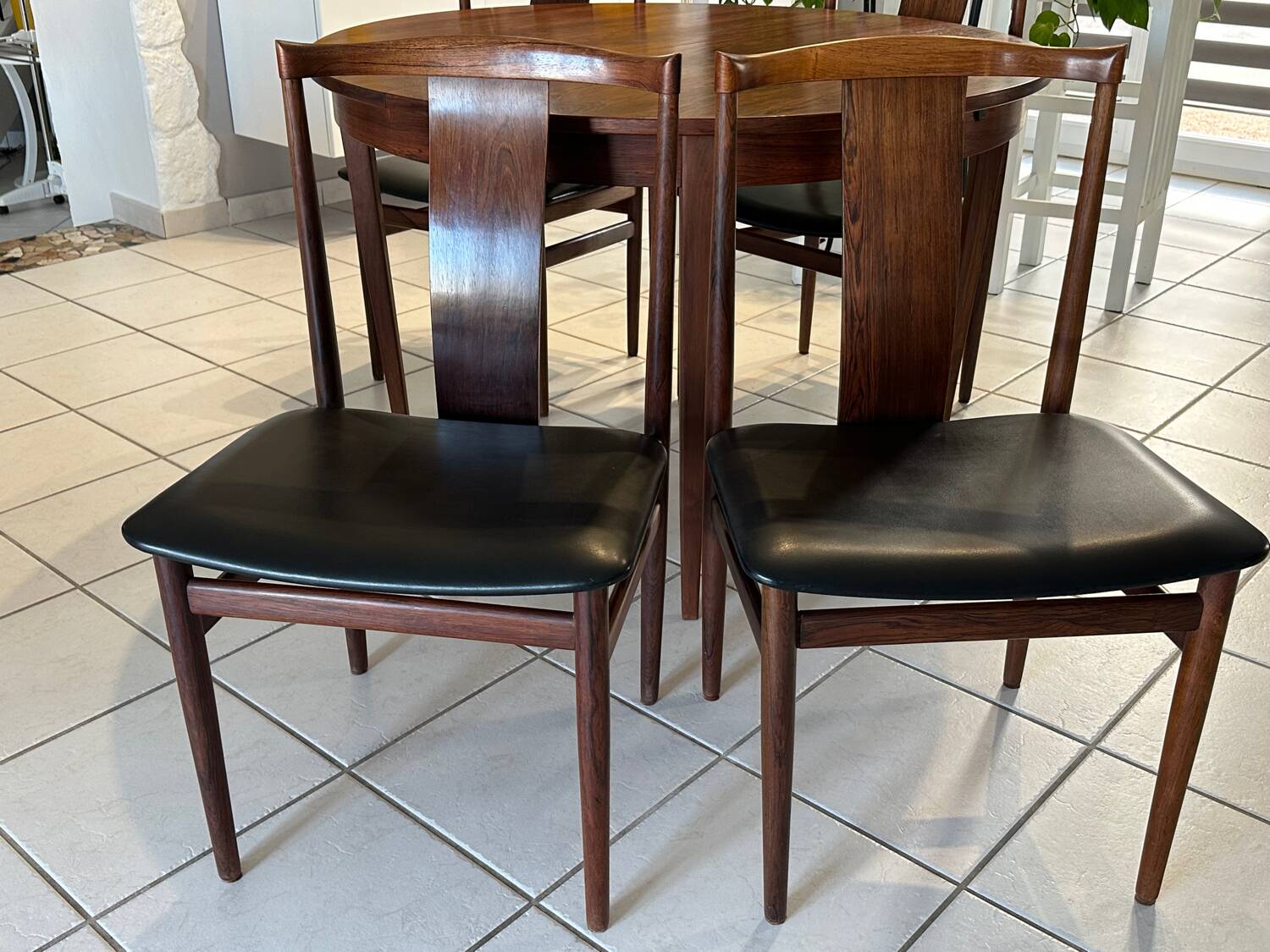 Round extendable table Rosewood Denmark vintage 1970
