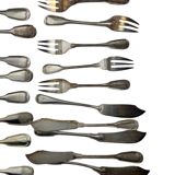 Important lot of 118 pieces of silver-plated metal cutlery by Ercuis, Christofle 20th century.