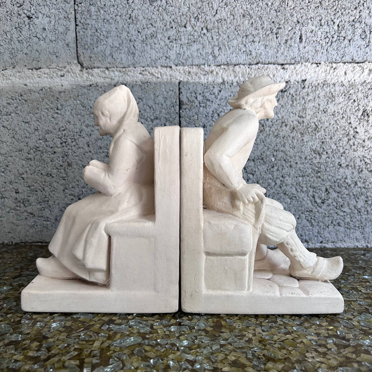 Paire de serre livres personnages bretons