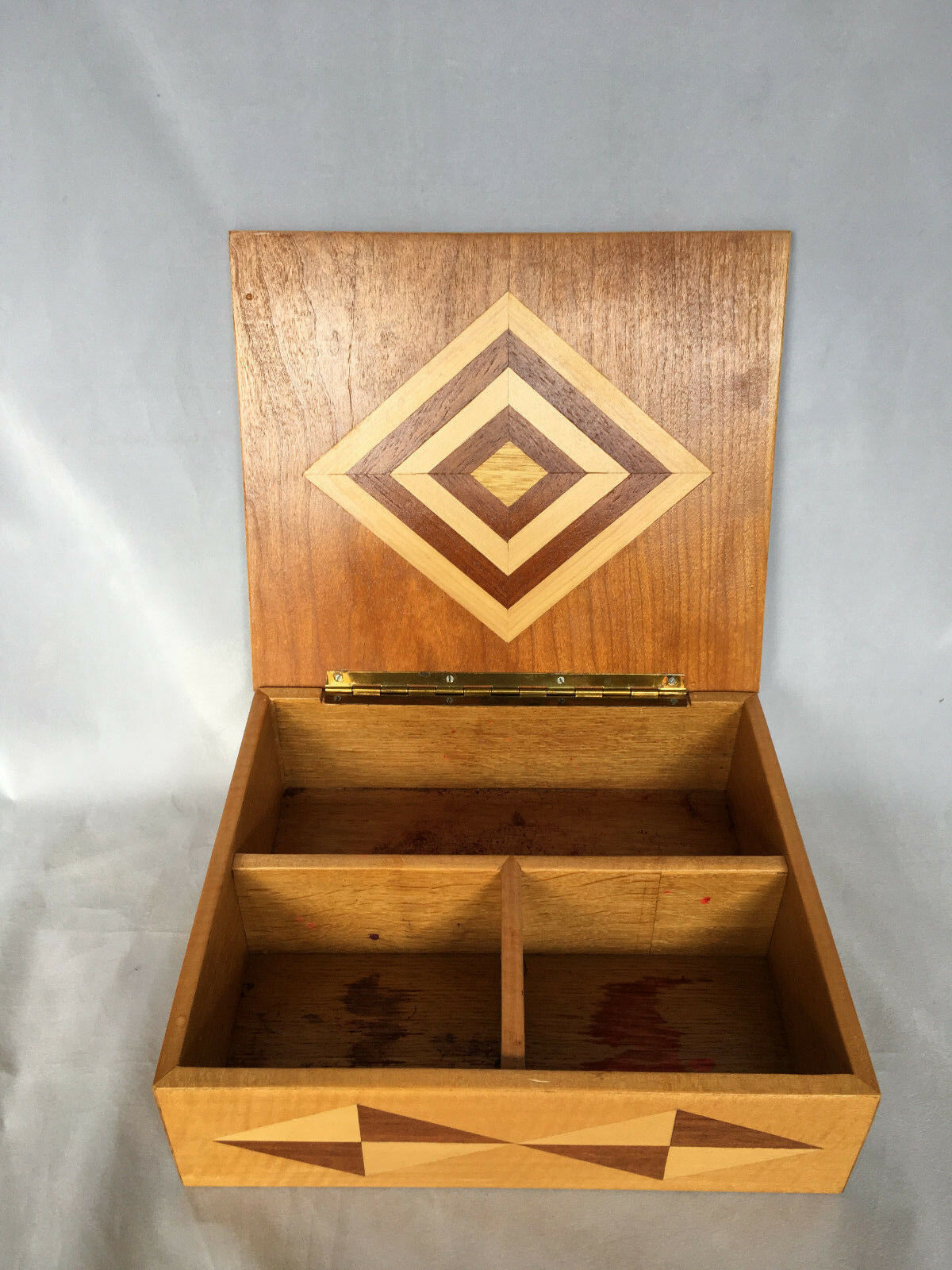 1940 marquetry box with 3 compartments geometric star