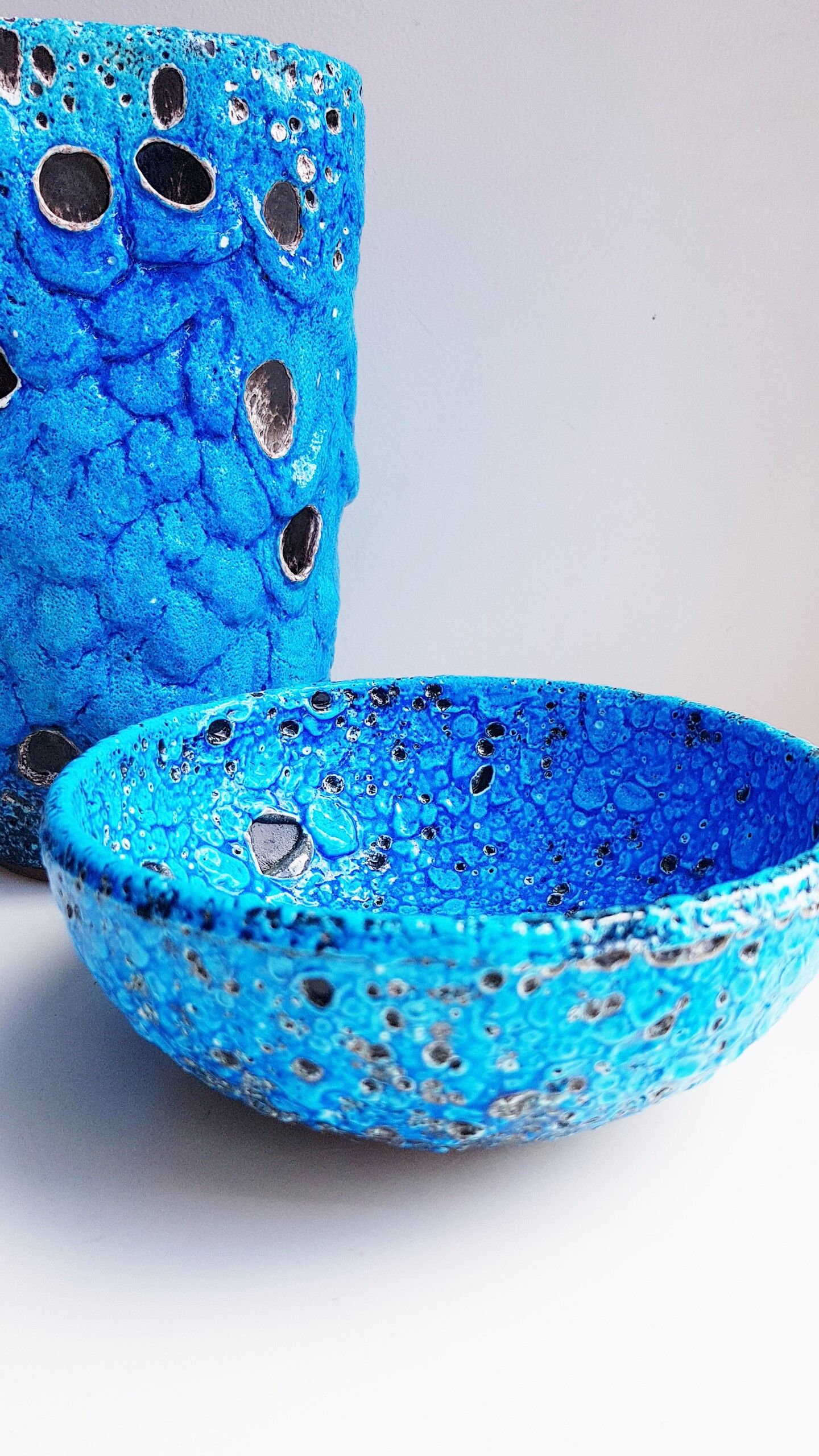 Sea foam vase and cut