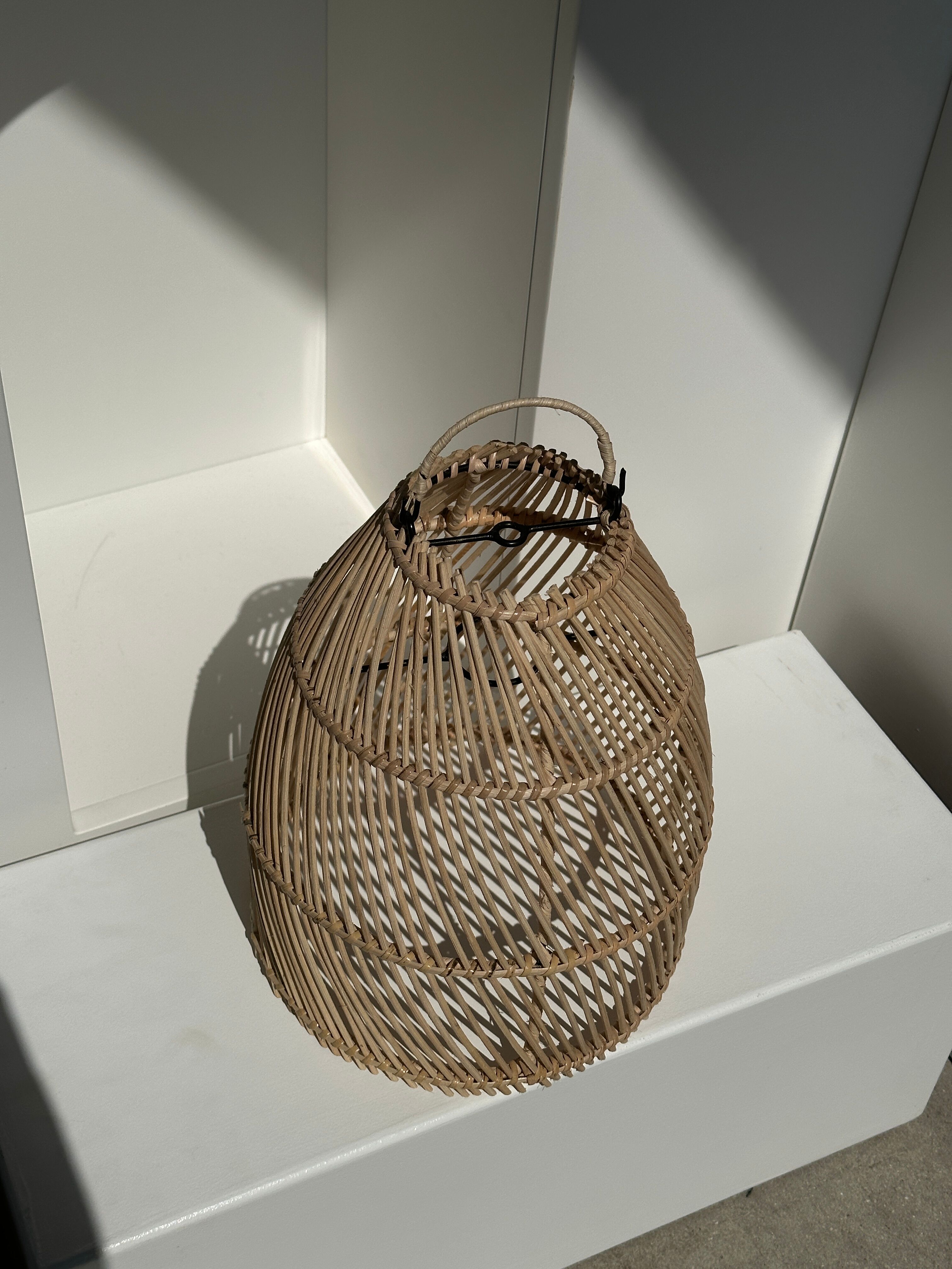 Suspension en rotin en forme de cloche d25 h28
