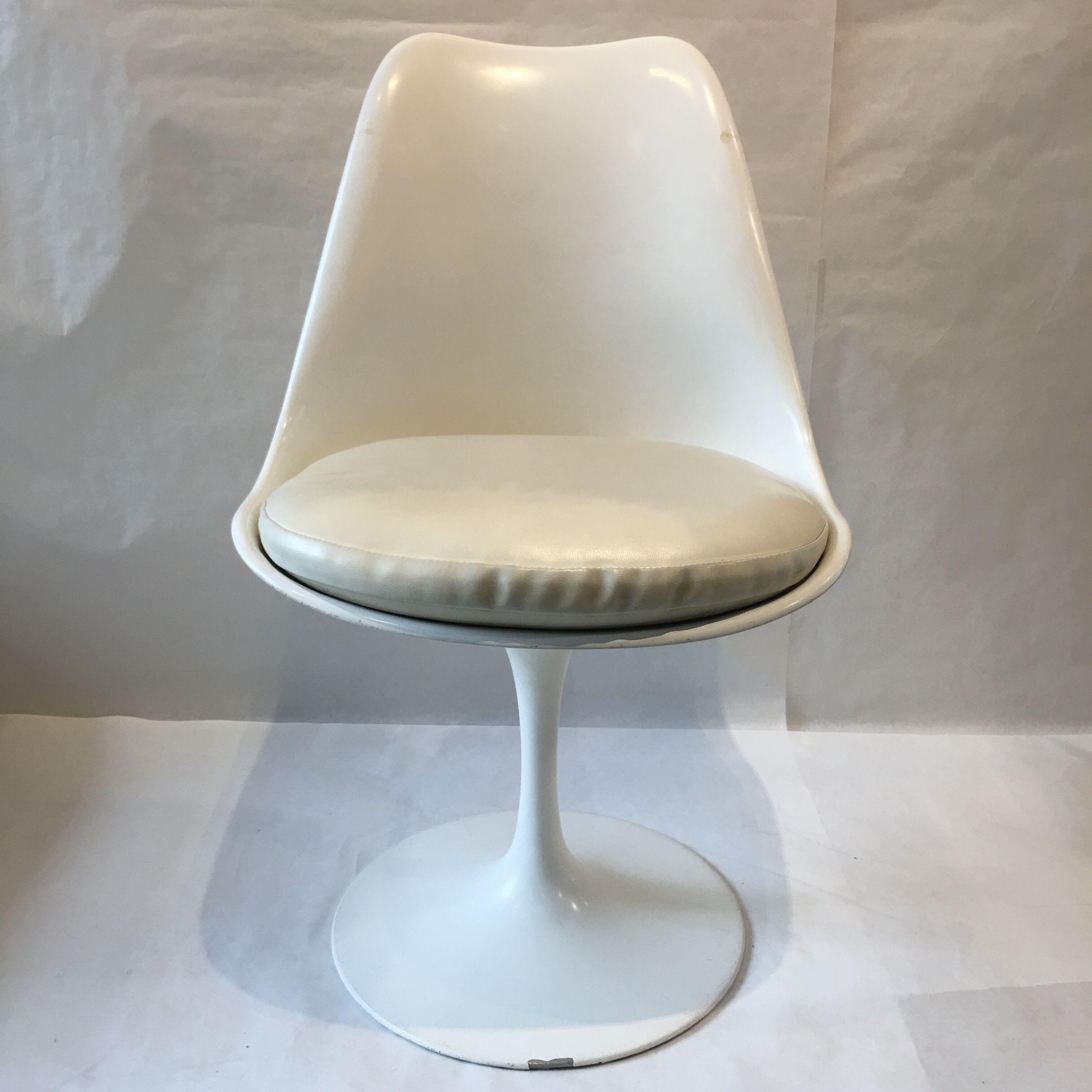 Saarinen chair