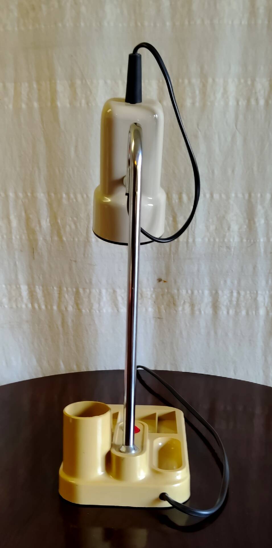 Articulated desk lamp - 80's design
