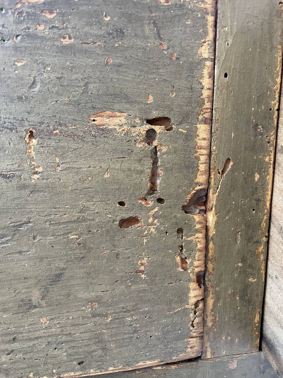 Green patina workshop furniture