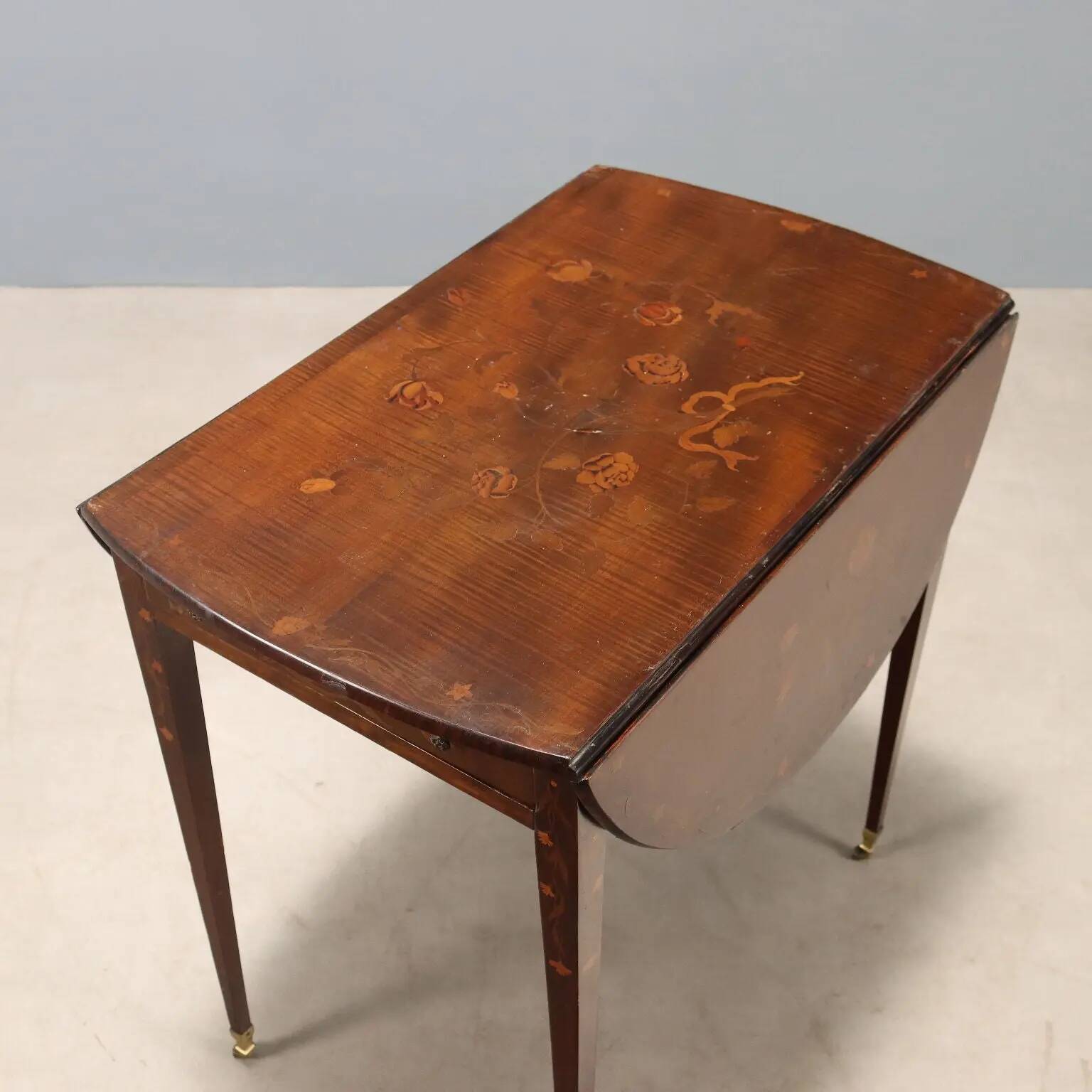 Petite table ancienne en acajou marquetée, Royaume-Uni, XIXe siècle