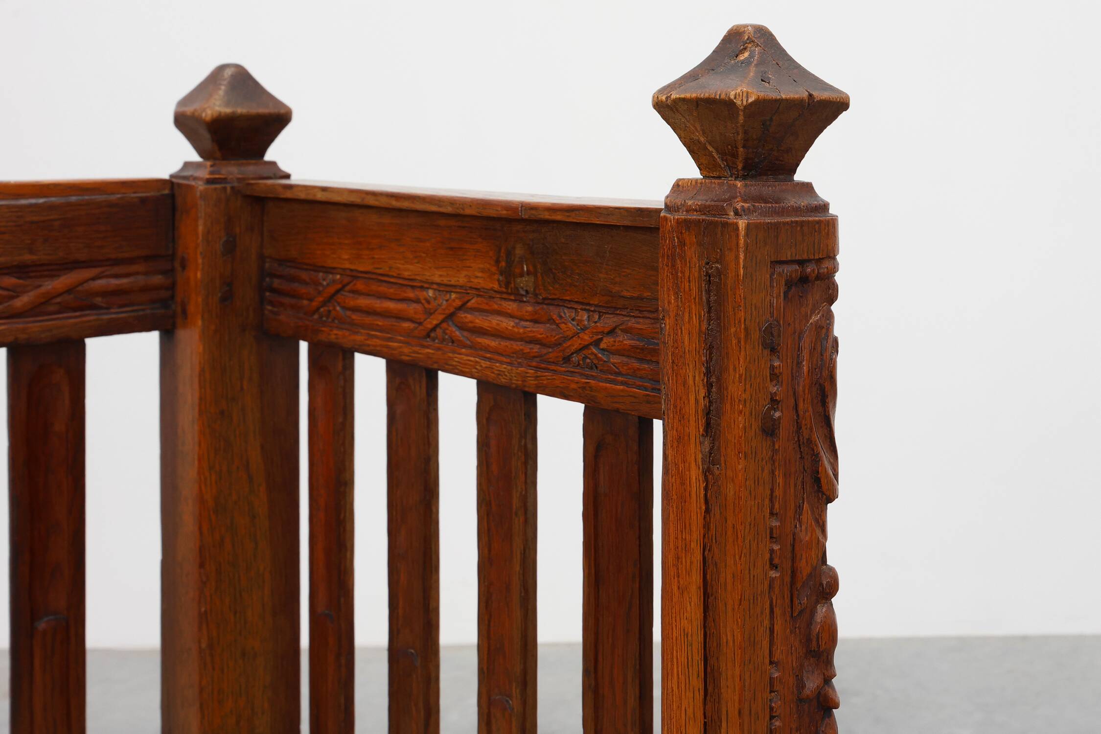 Large Arts & Crafts oak side chair, Belgium ca. 1915