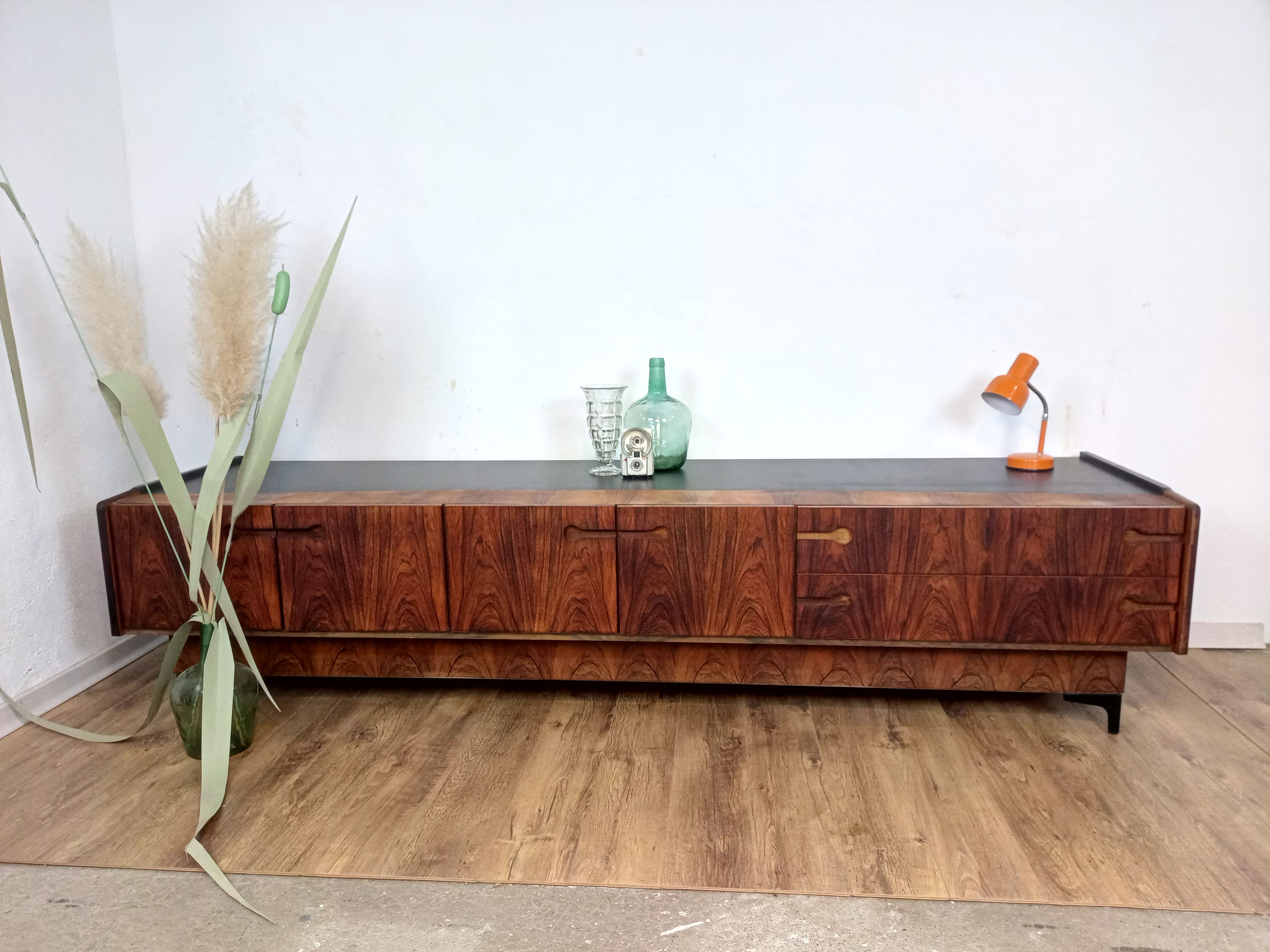 Low Scandinavian row