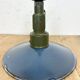 Suspension militaire industrielle en émail bleu avec plateau en fonte d'aluminium, 1960