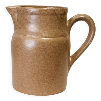 Sandstone pitcher