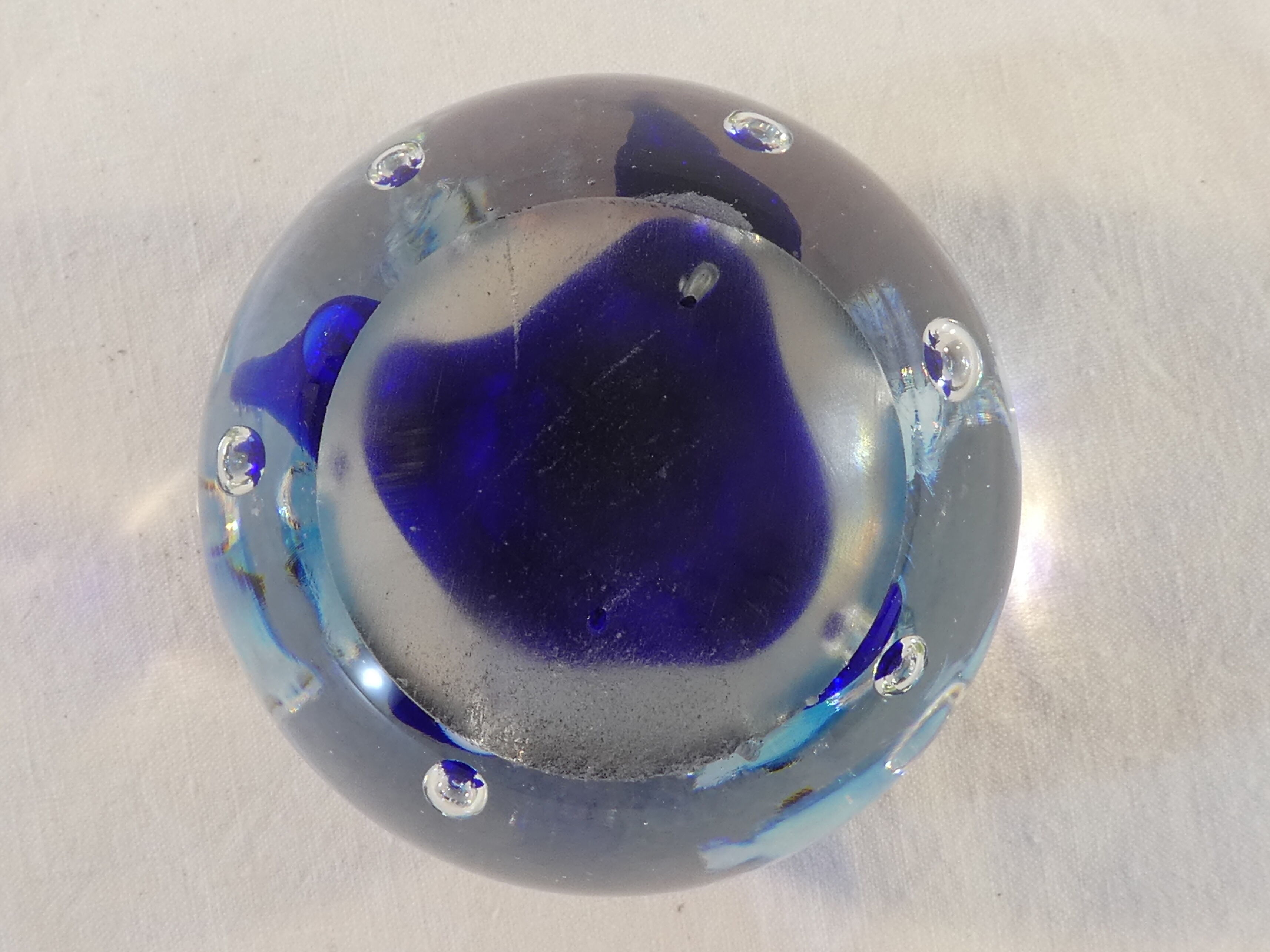 Sulphide / Paperweight THE DOLPHINS with blue background nº2