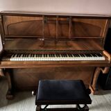 Upright piano