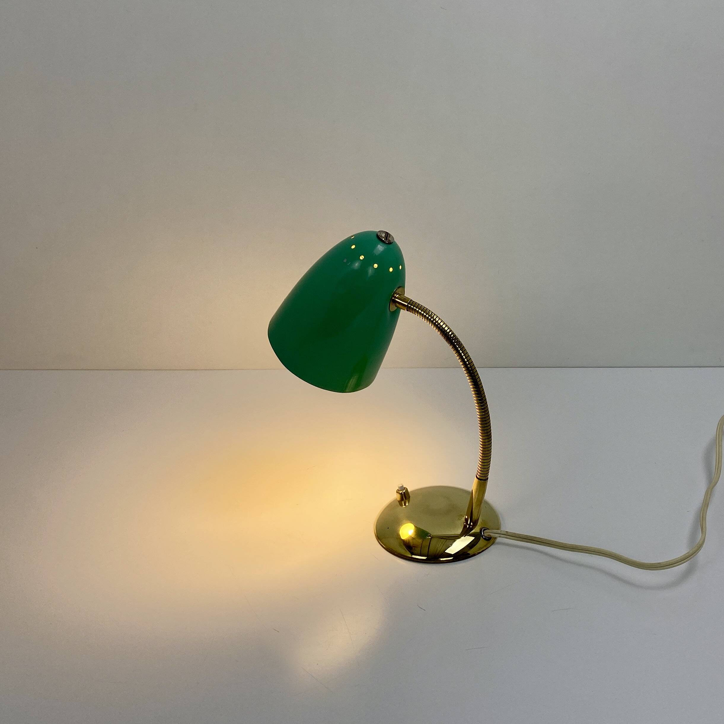 Lampe vintage verte et laiton, 1950