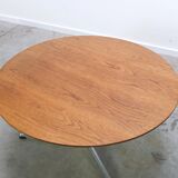 Circular coffee table in oak by Arne Jacobsen for Fritz Hansen, 1960s