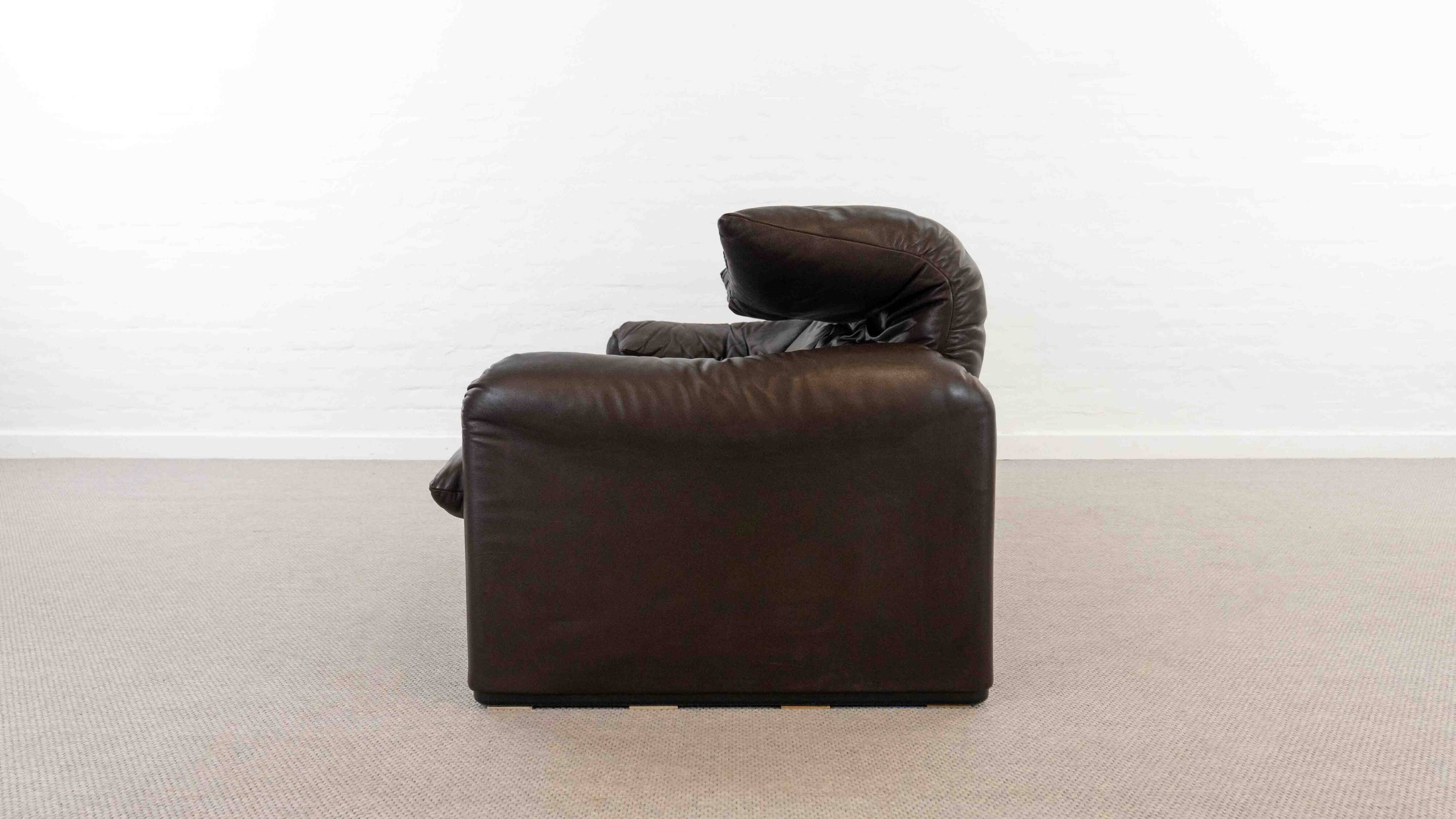 Cassina Maralunga 3seat-Sofa in darkbrown leather by Vico Magistretti