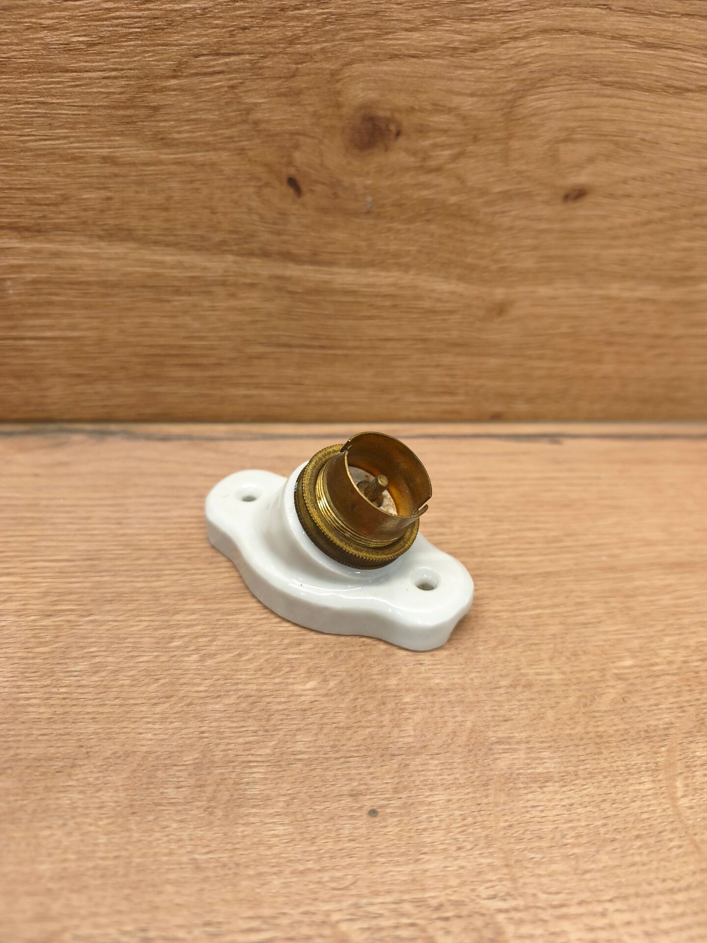 Porcelain wall light