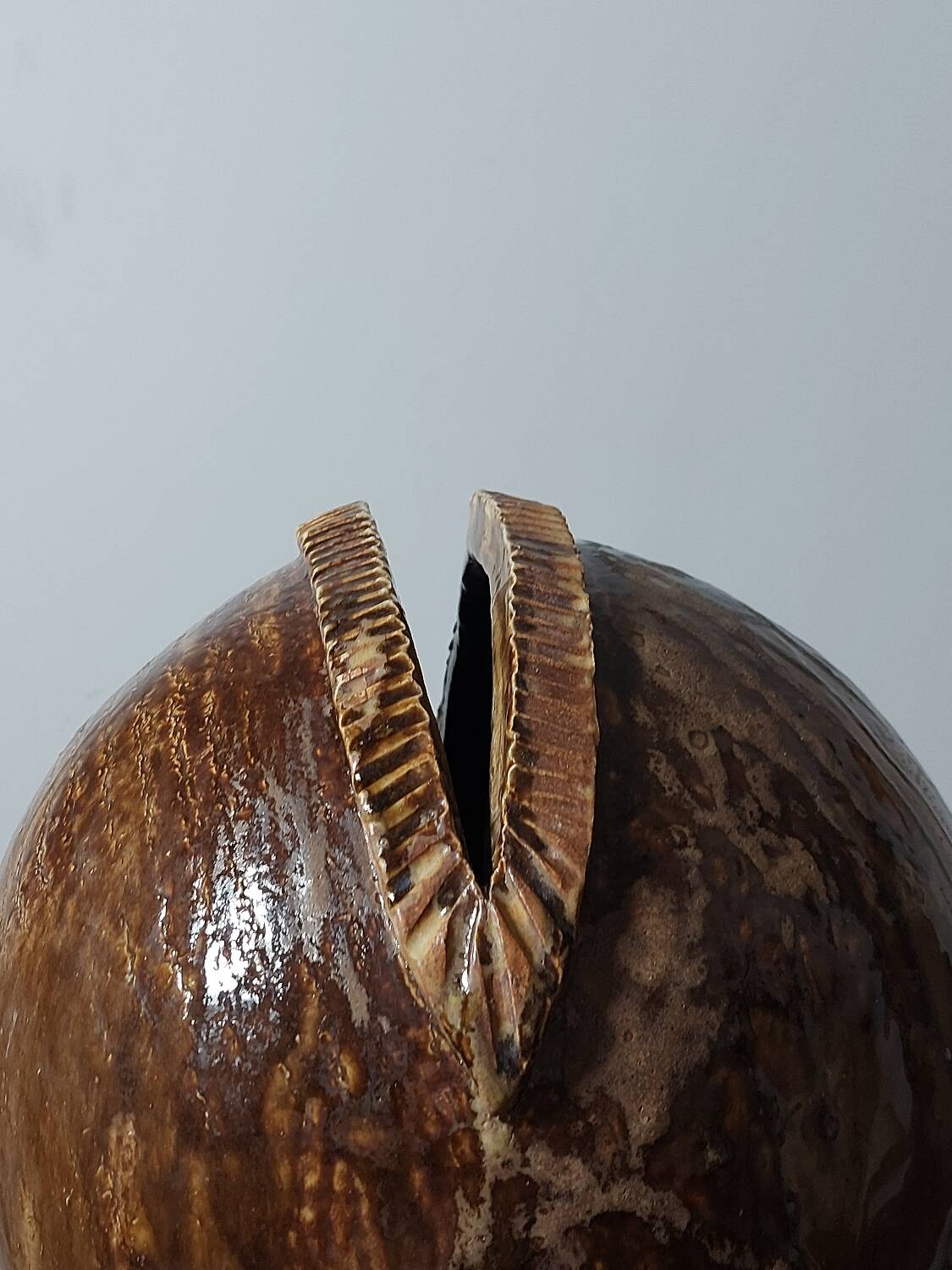 Vase en céramique brutaliste vintage unique en son genre
