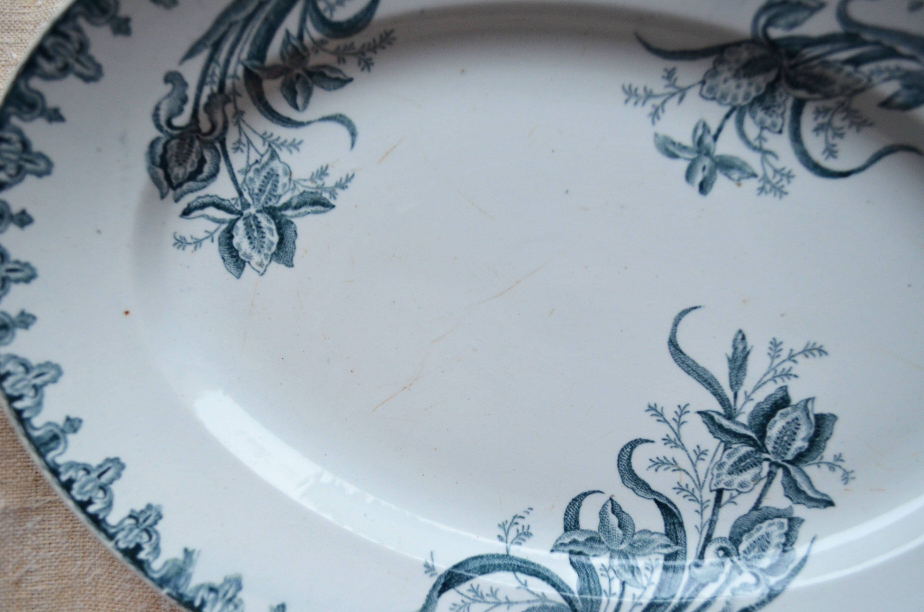 Oval iron earth dish "iris" model