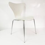 Designer chair, butterfly model 3107, Fritz Hansen, designed by A. Jacobsen