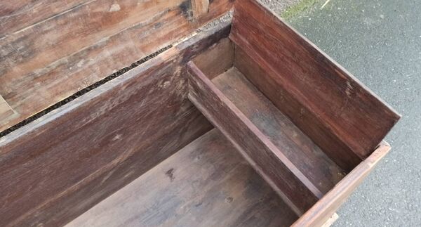 Ancien coffre en bois