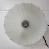 Paire d’anciennes suspensions art-deco en opaline xl