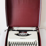 White functional underwood typewriter