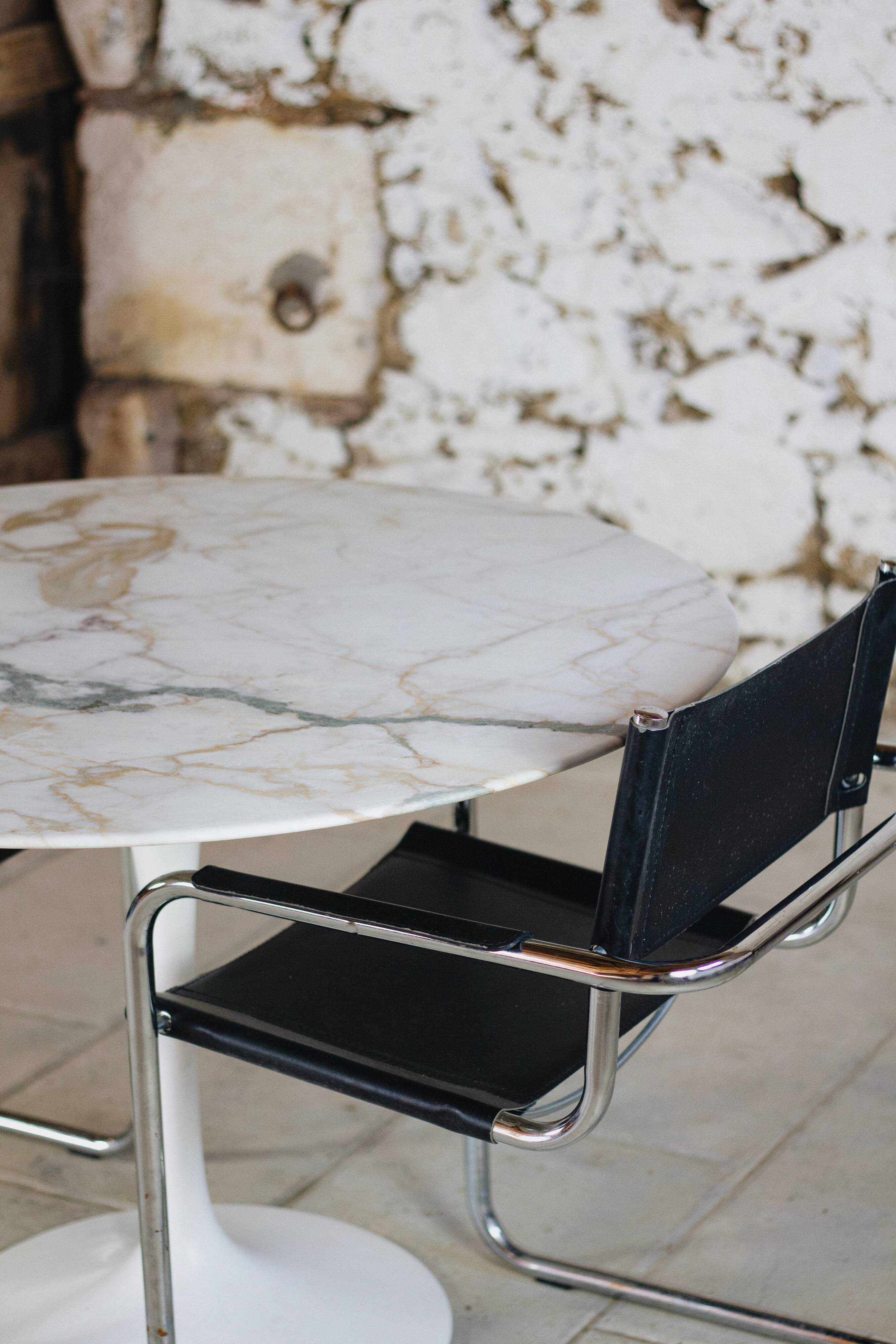 Table à Manger Ovale Vintage Tulipe En Marbre Par Eero Saarinen Pour Knoll 1970