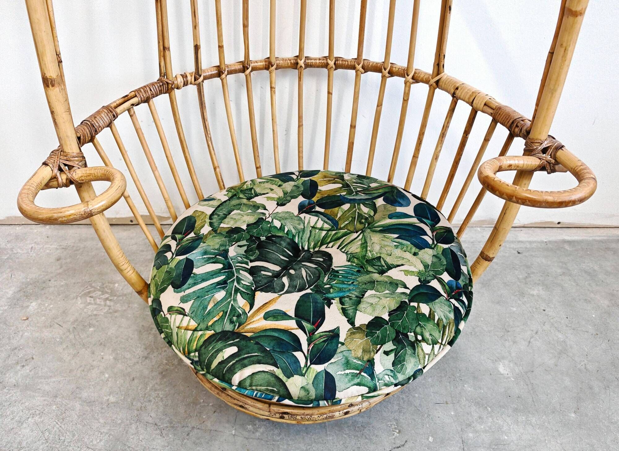 Mid Century hanging egg chair in bamboo by Fratelli Castano 1950s