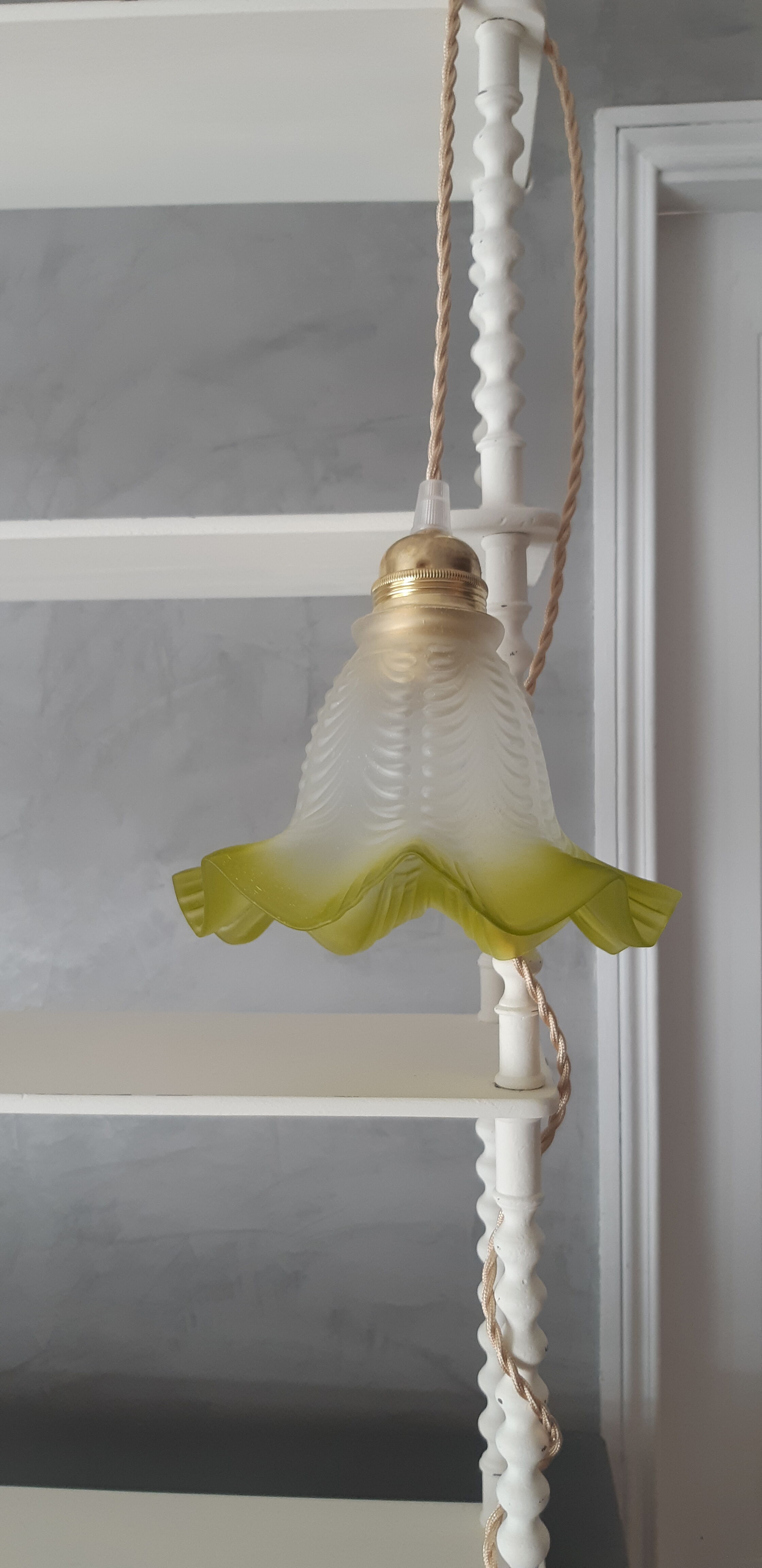 Small vintage green tulip walking lamp