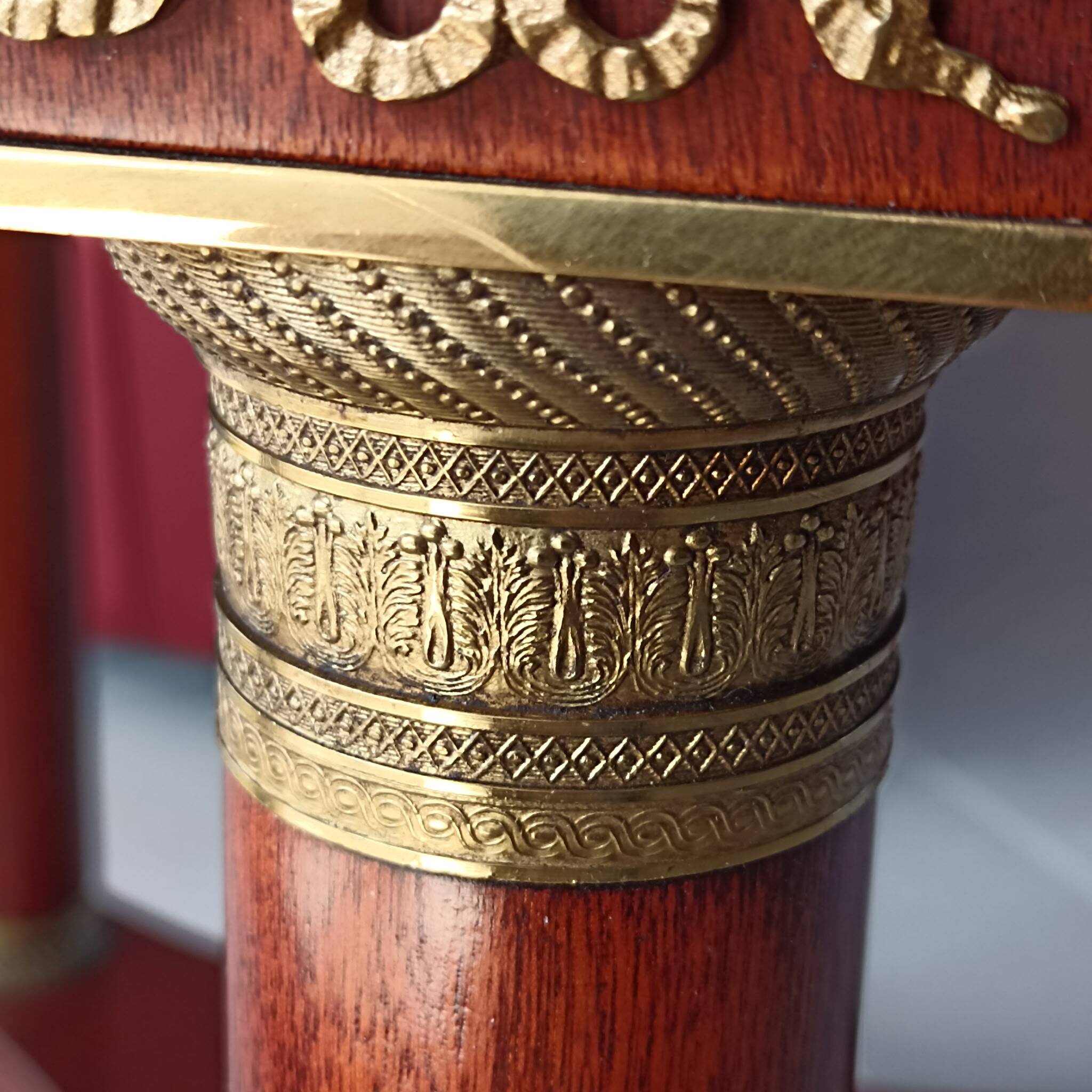 Empire style guéridon