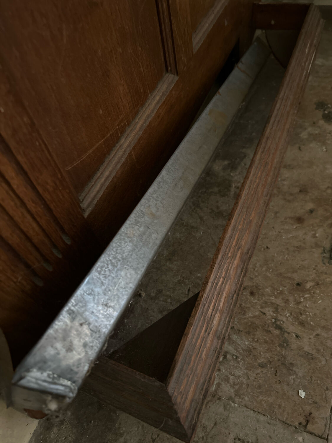 Wall-mounted coat rack 1900