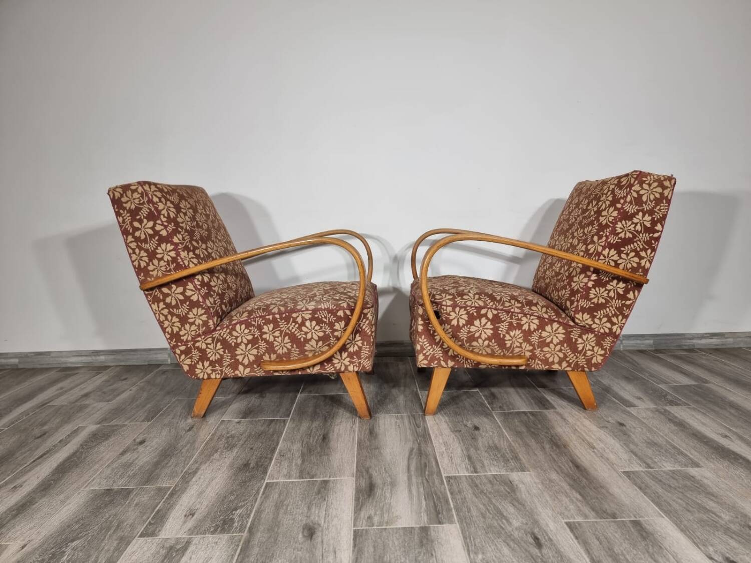 Art deco armchair by Jindrich Halabala