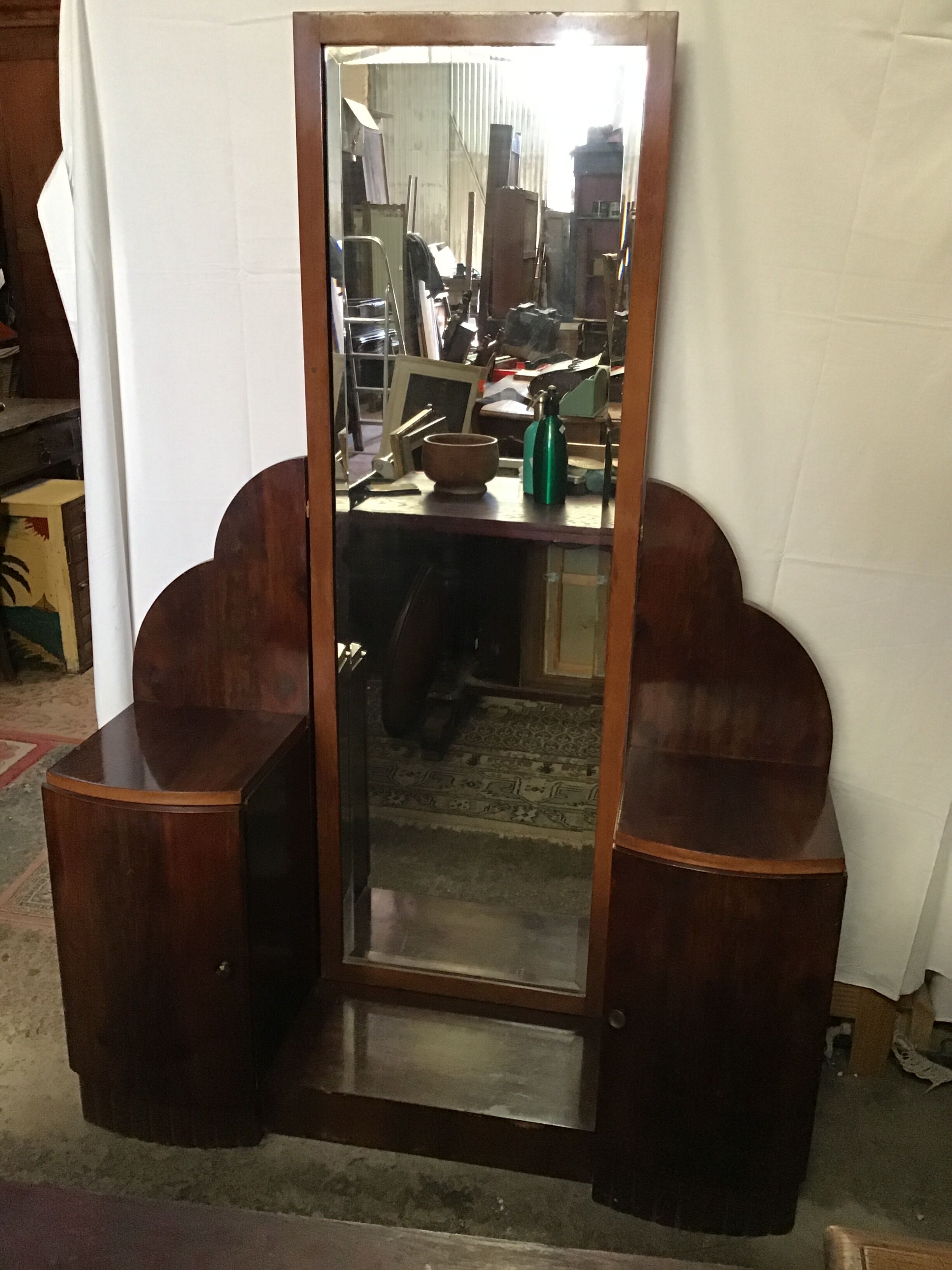 Art Deco psyche hairdresser