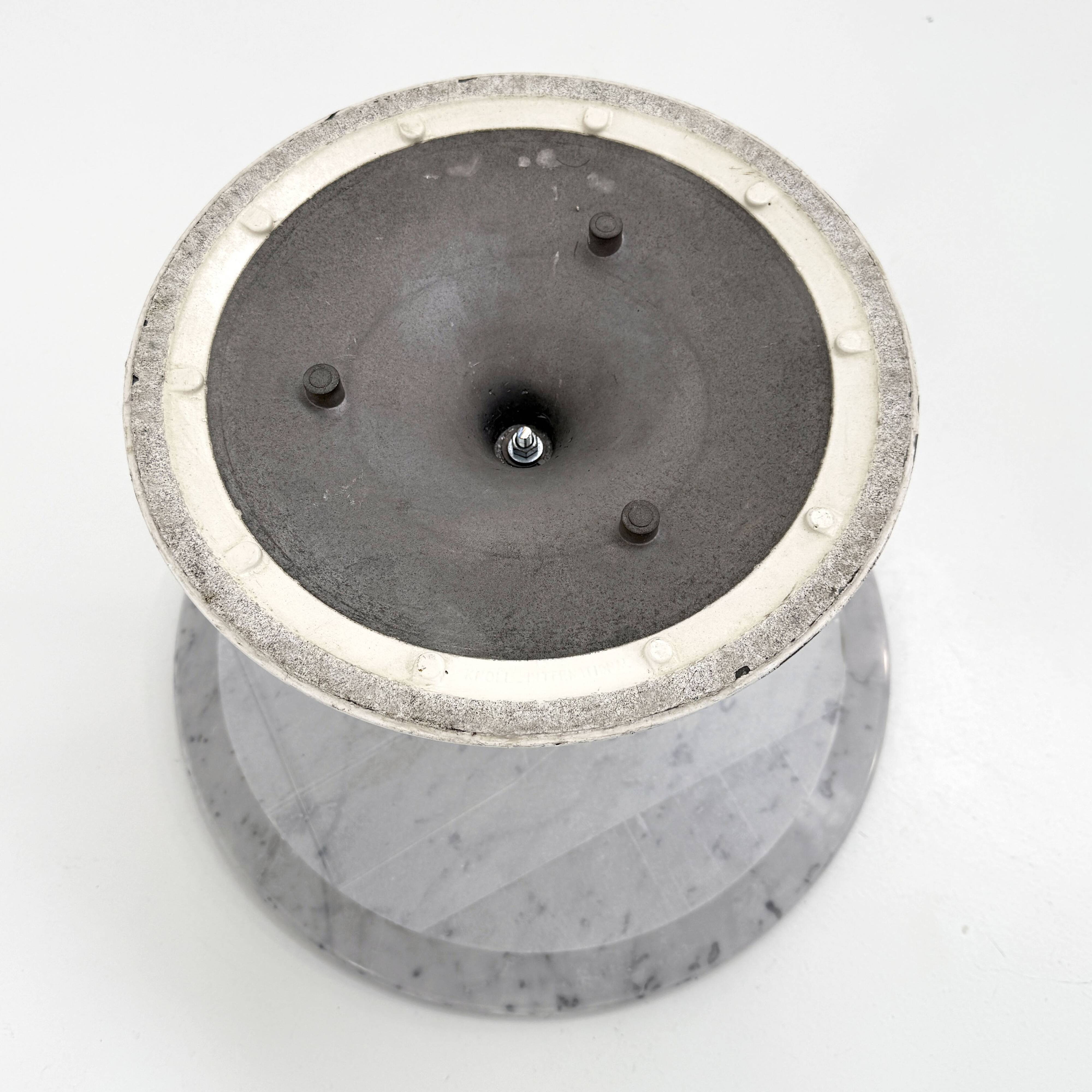 Tulip side table in marble by Eero Saarinen for Knoll, 1970